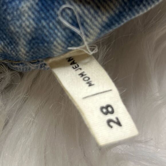 PacSun High Rise Distressed Mom Jean Light Wash Size 28 - Picture 2 of 6